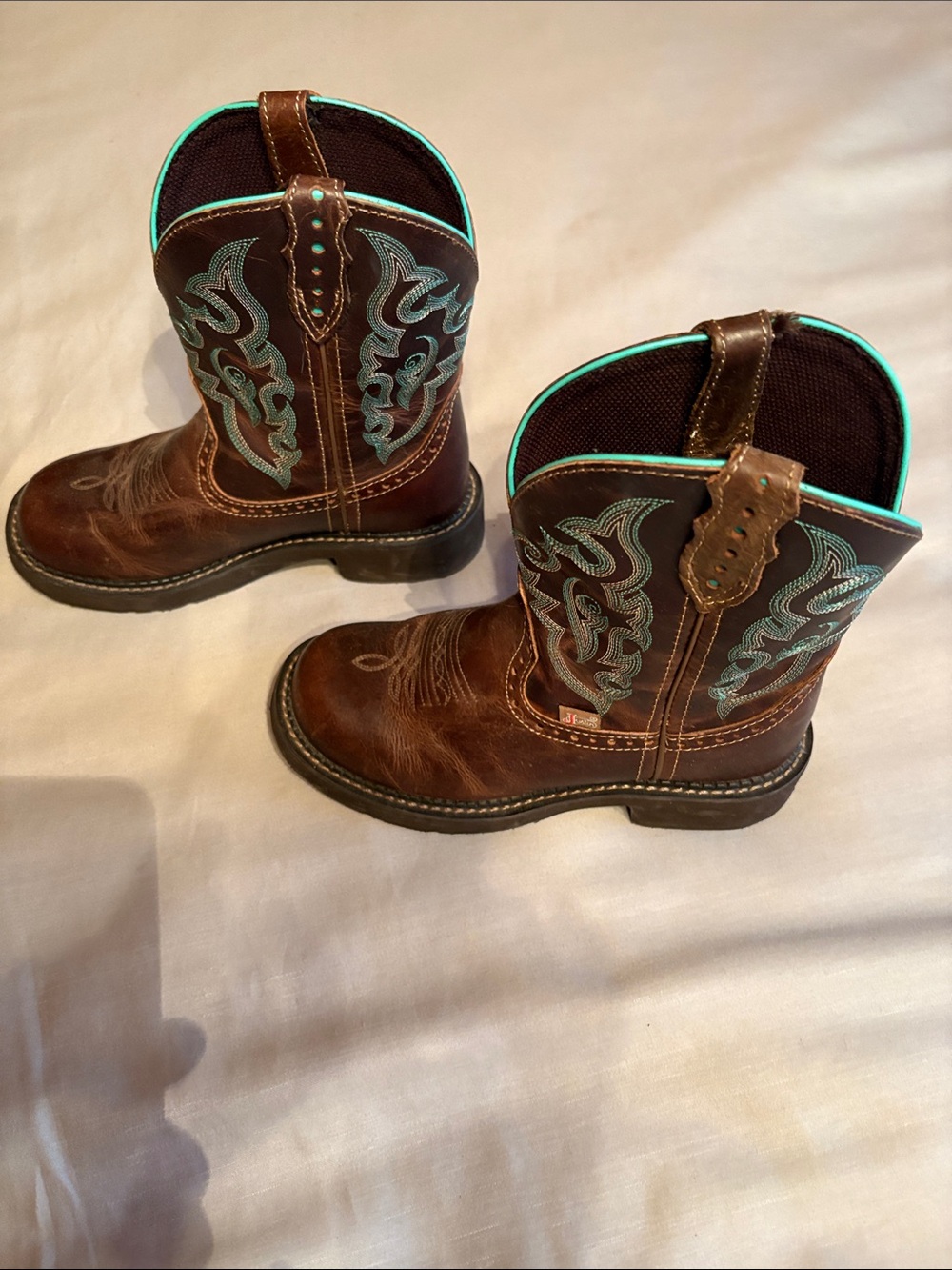 Justin Gypsy Round Toe 8” Brown Leather Jaguar Boots with Turquoise Stitching